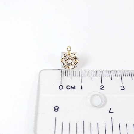 8mm銅鍍金色單孔鏤空花鑲四方鑽