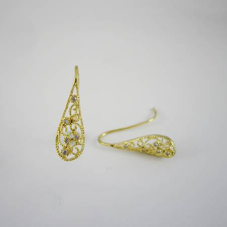 純銀鍍金色鏤空花紋水滴鑲鑽耳鉤