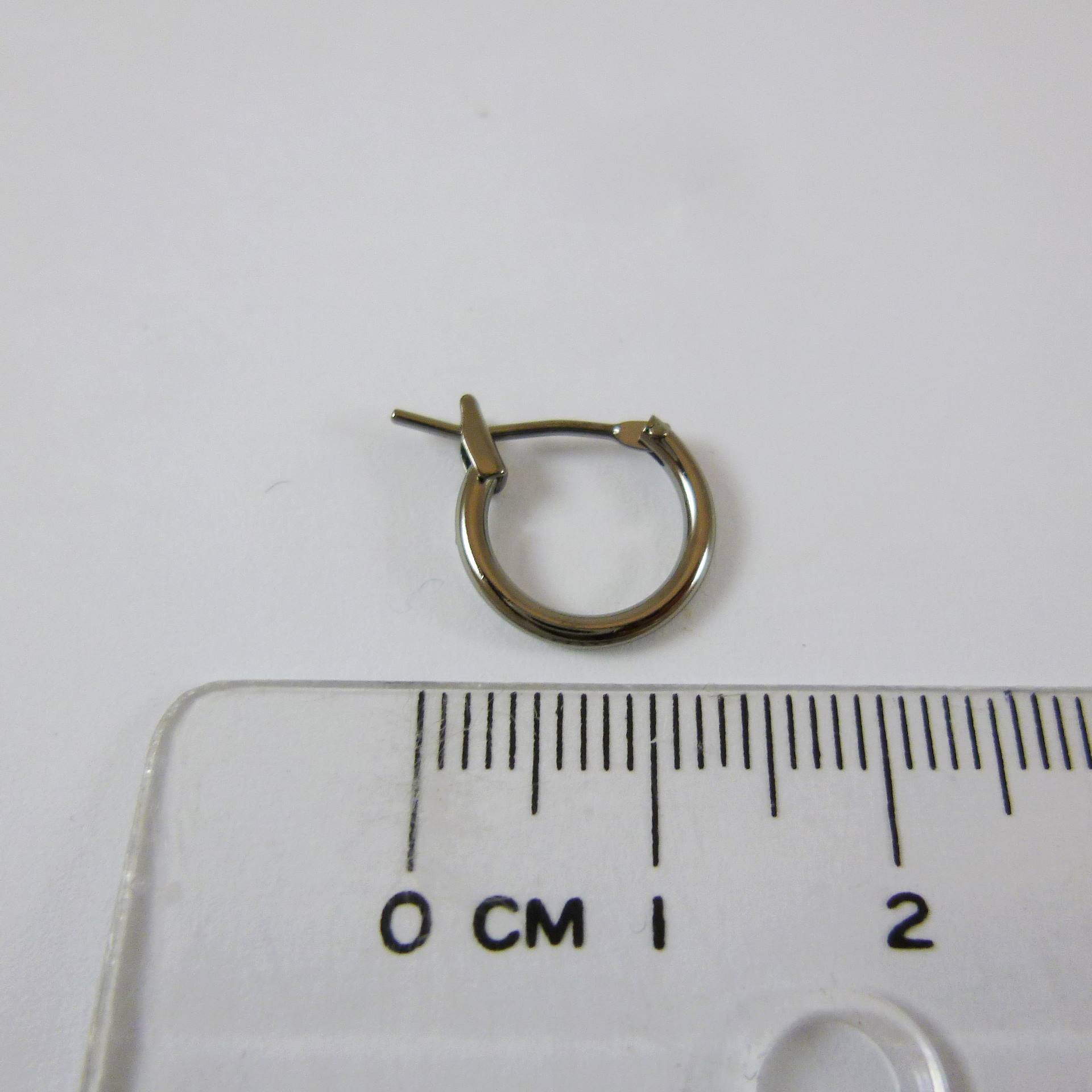 銅鍍黑金色圓形耳環-12mm