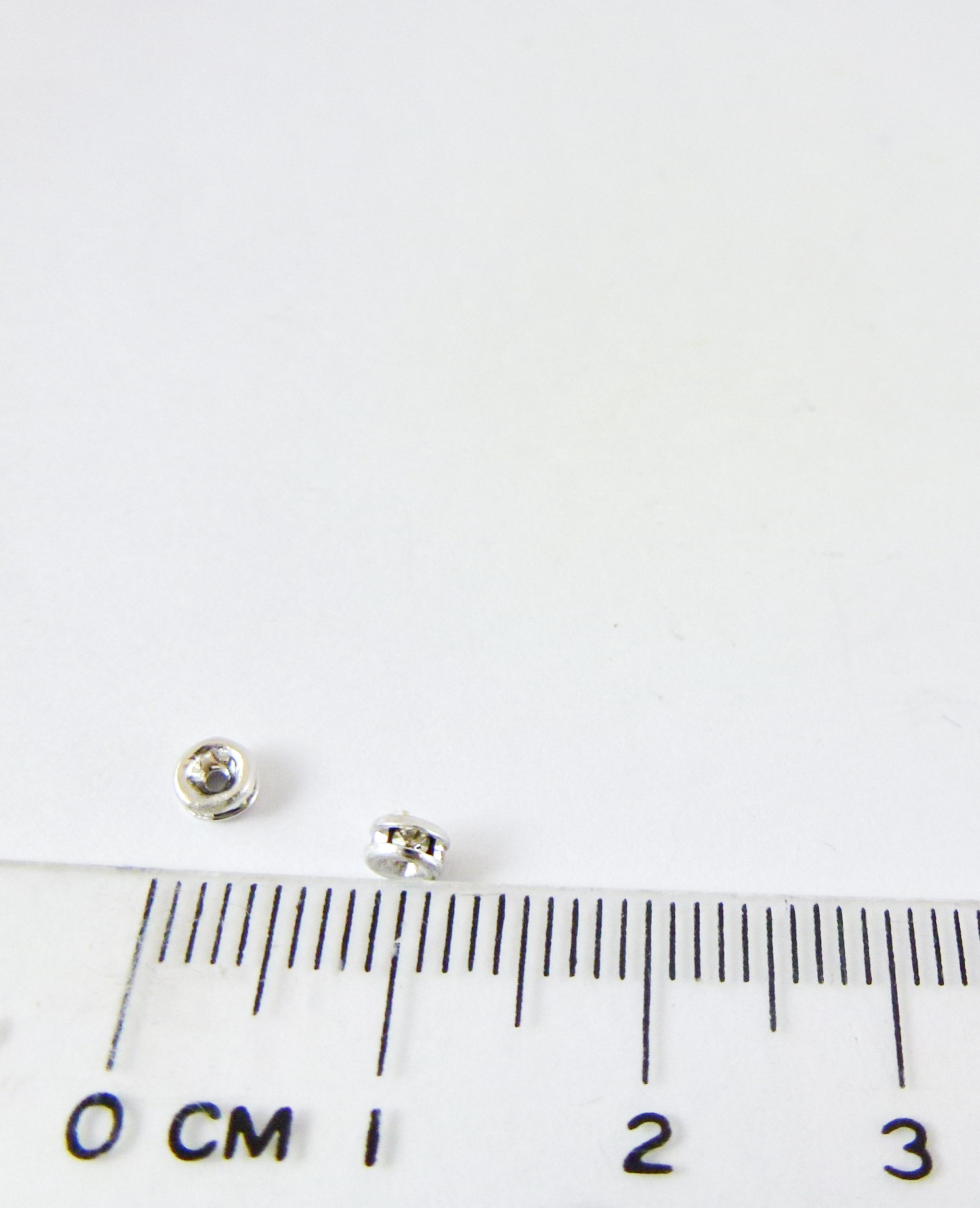 3MM銅鍍正白K色圓形大凹鑲鑽隔珠