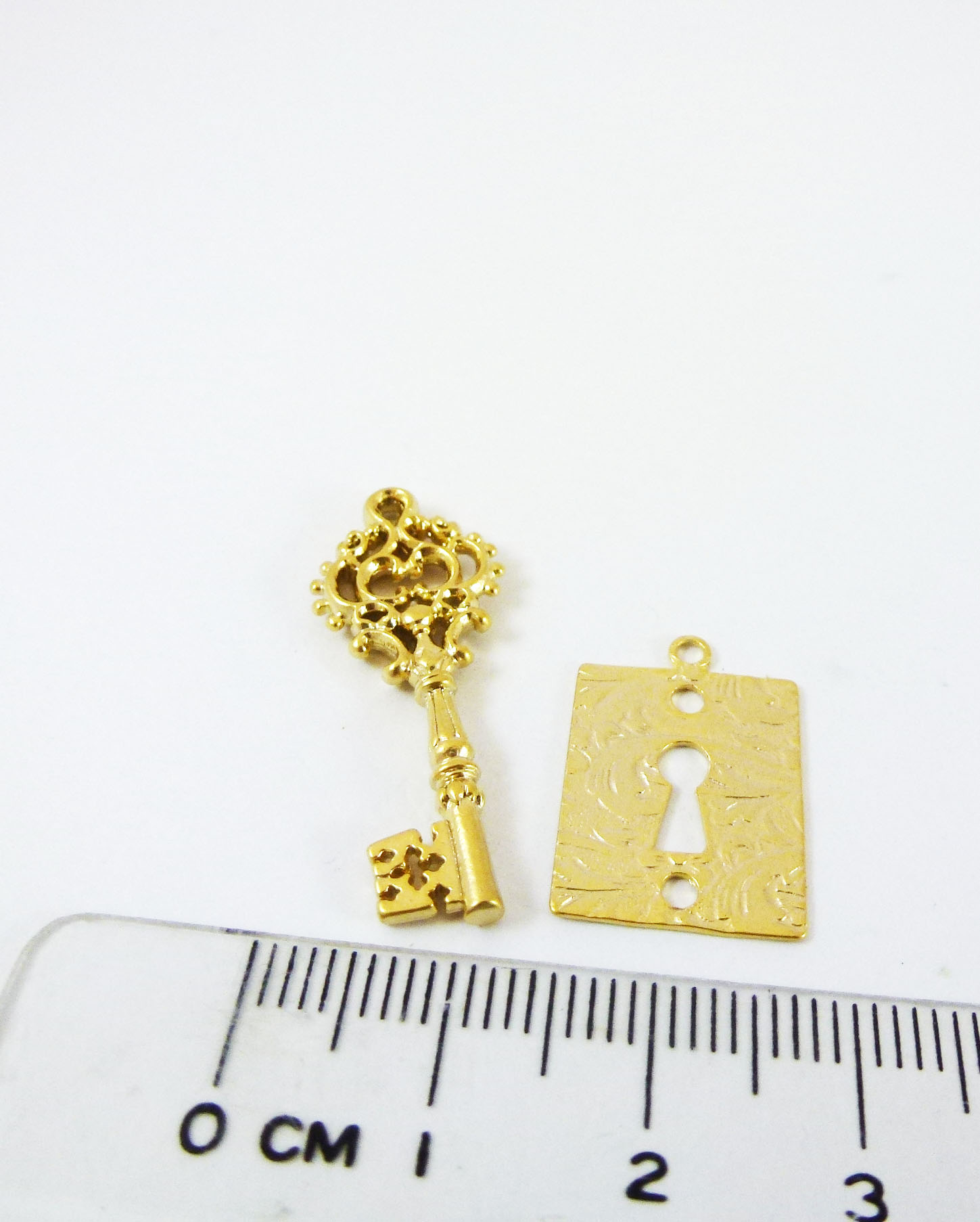銅鍍霧金雕花鑰匙組