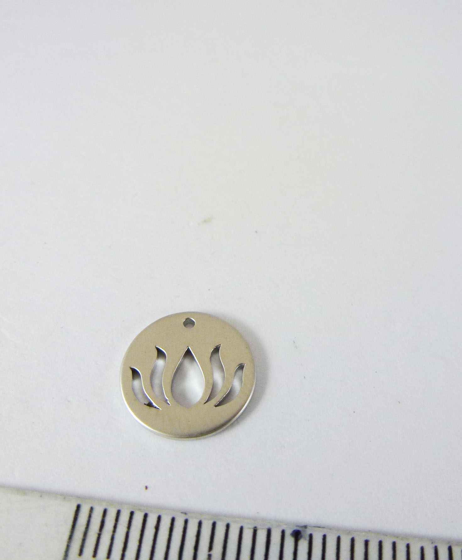 11MM銅鍍霧銀單孔鏤空蓮花圓片