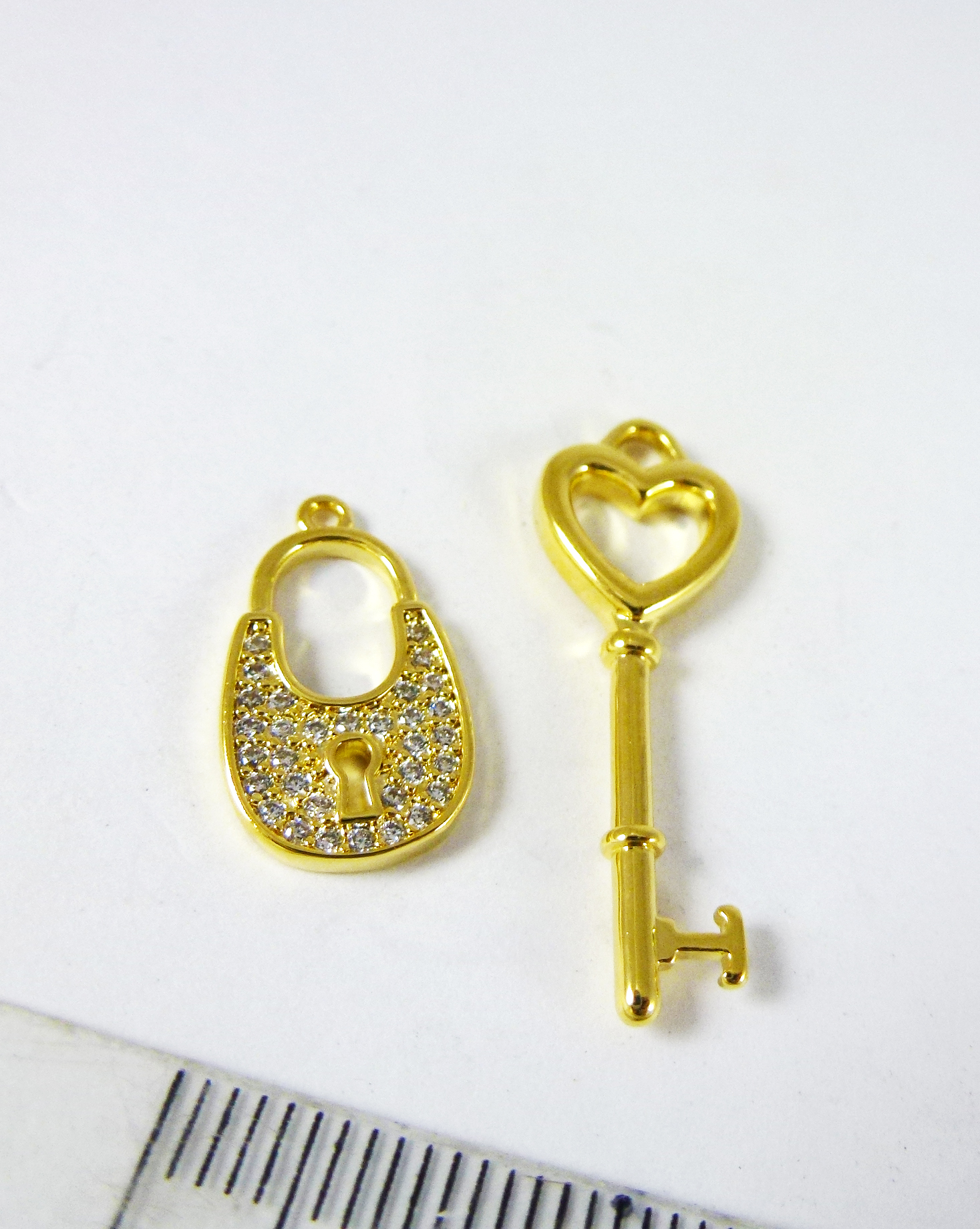 銅鍍金色單孔愛心鑰匙+鑲鑽鎖頭