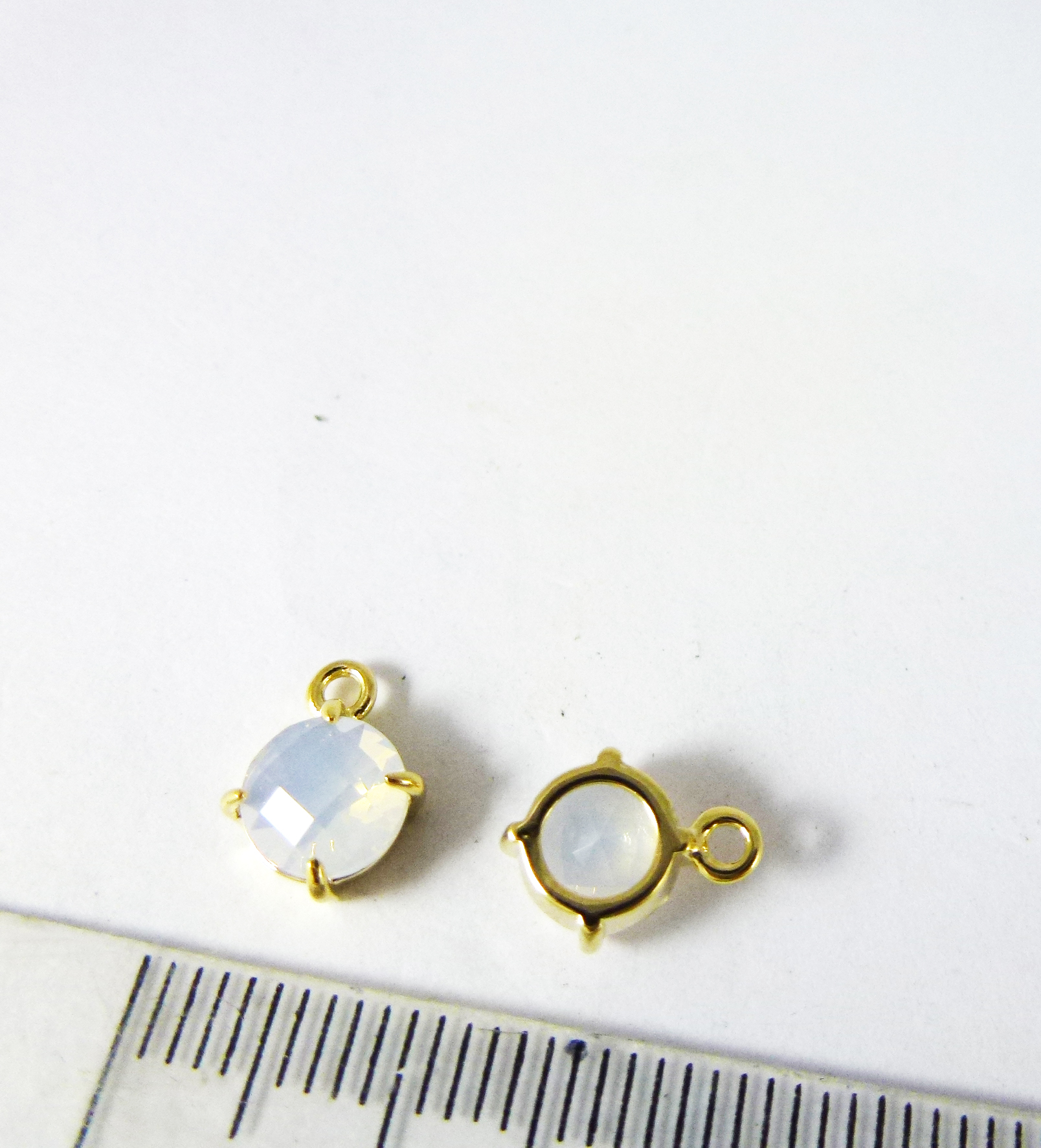 6mm銅鍍金色單孔四爪圓形誕生石-十月蛋白石
