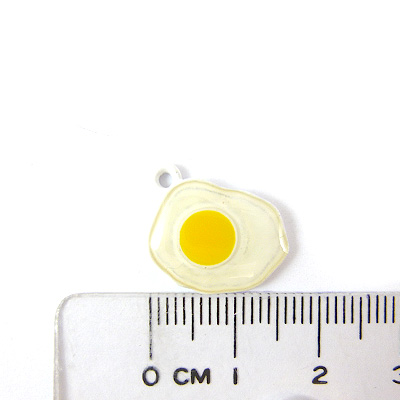 白色單孔荷包蛋