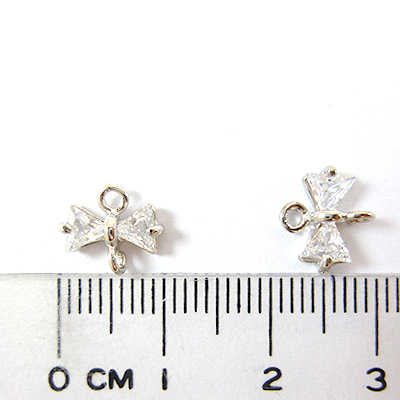 銅鍍正白k色雙孔蝴蝶結鑲皓石