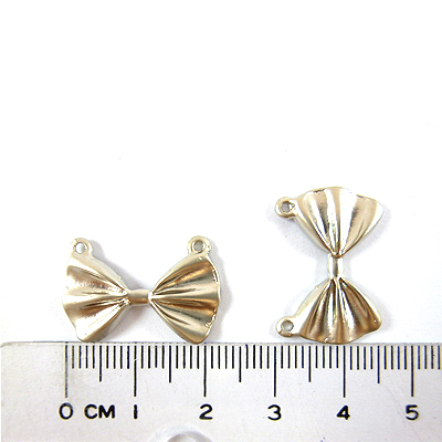 霧銀雙孔蝴蝶結