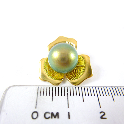 銅鍍霧金色雙孔三辦花鑲珍珠- 孔雀綠