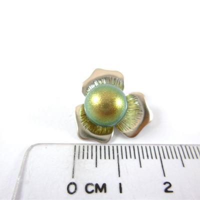 銅鍍霧銀色雙孔三辦花鑲珍珠- 孔雀綠