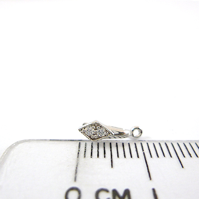 正白K色色菱形雙鑽直洞耳環夾頭三分之一處夾腳