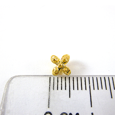金色四辦點紋隔飾