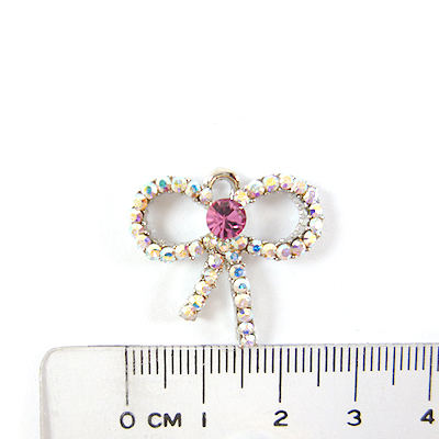 正白K單孔蝴蝶結鑲鑽-白彩中鑲深粉紅鑽