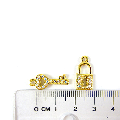 銅鍍金色鑲鑽鑰匙鎖頭