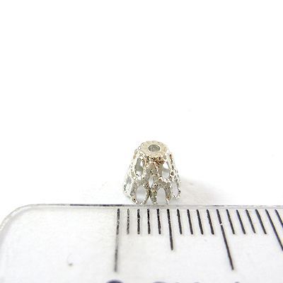 銅鍍正白K色鏤空四葉點紋花帽-6mm