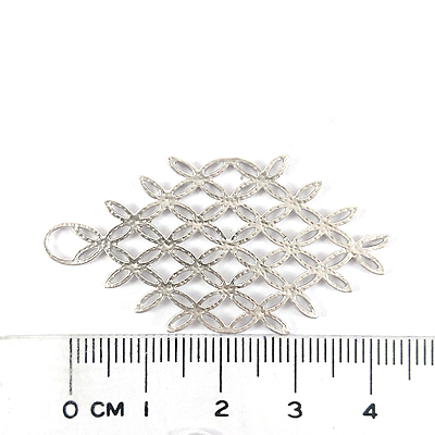 銅鍍霧銀色單孔鏤空四葉菱形網