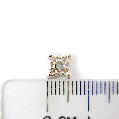 銅鍍正白K色中洞點紋菱形