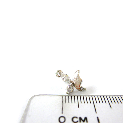 正白K色單邊鑲鑽蝴蝶夾頭