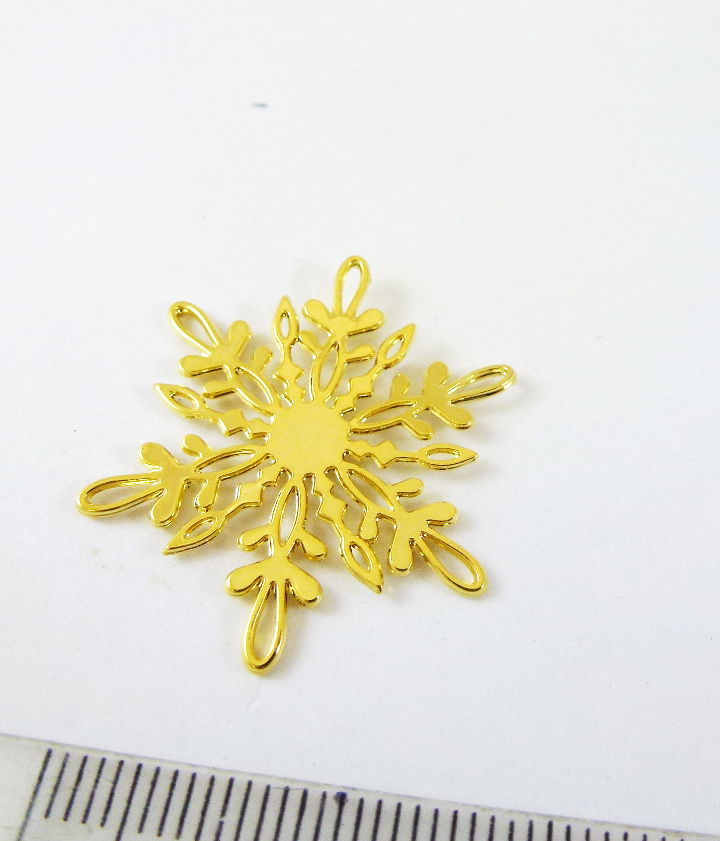 30mm合金鍍金色鏤空雪花片