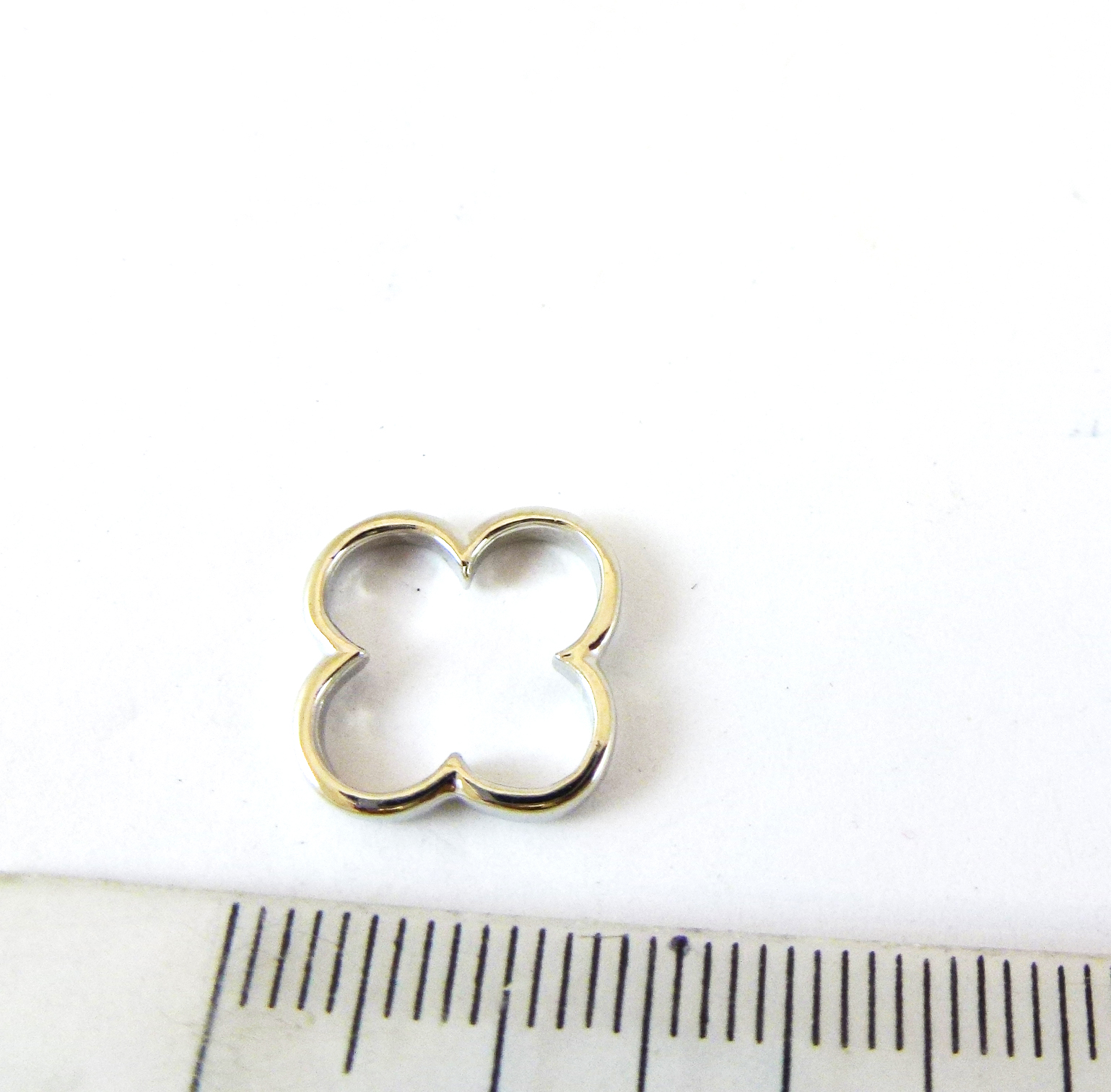 18MM銅鍍白K中空四弁花