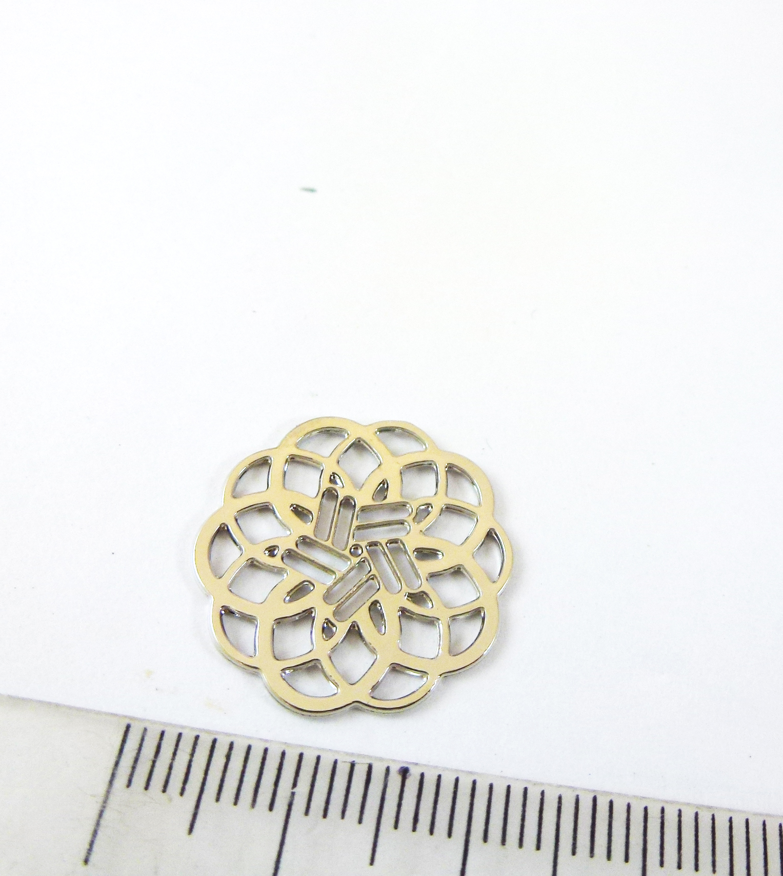 21mm合金鍍白K圓形鏤空花網片