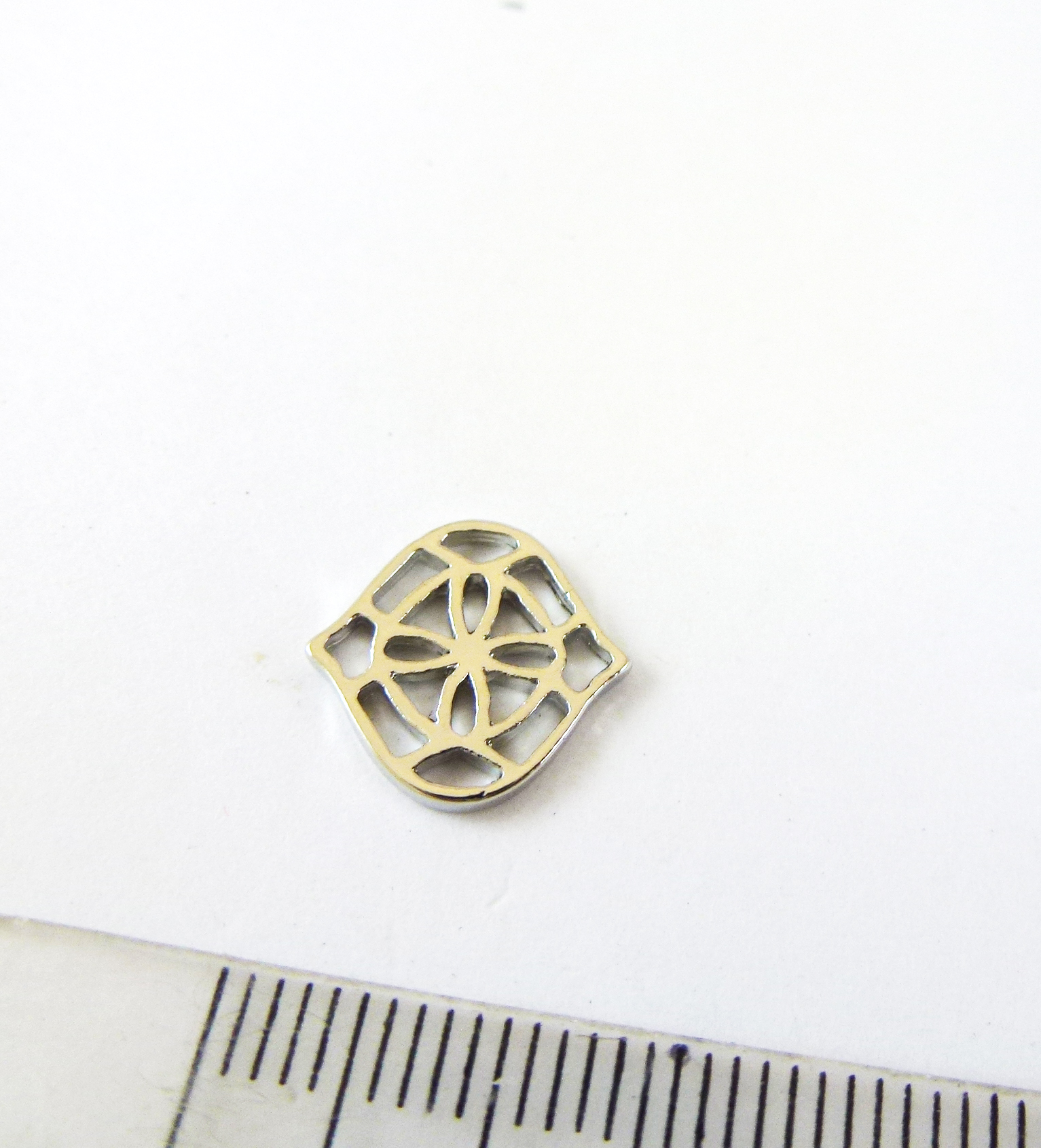 8x7mm合金鍍白K雙尖錐鏤空圓片