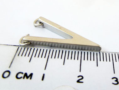 銅鍍霧銀色雙孔v字