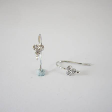 純銀鍍正白K色三瓣花形鑲鑽耳鉤