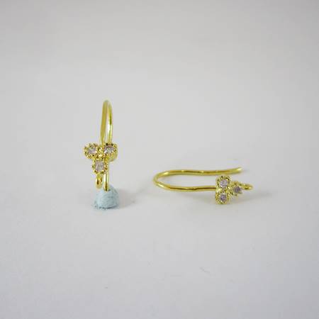 純銀鍍金色三瓣花形鑲鑽耳鉤