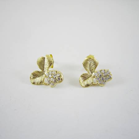 12mm霧金酢漿草鑲鑽銀紋耳針