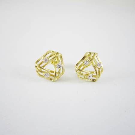 12mm霧金螺旋三角形鑲鑽純銀耳針