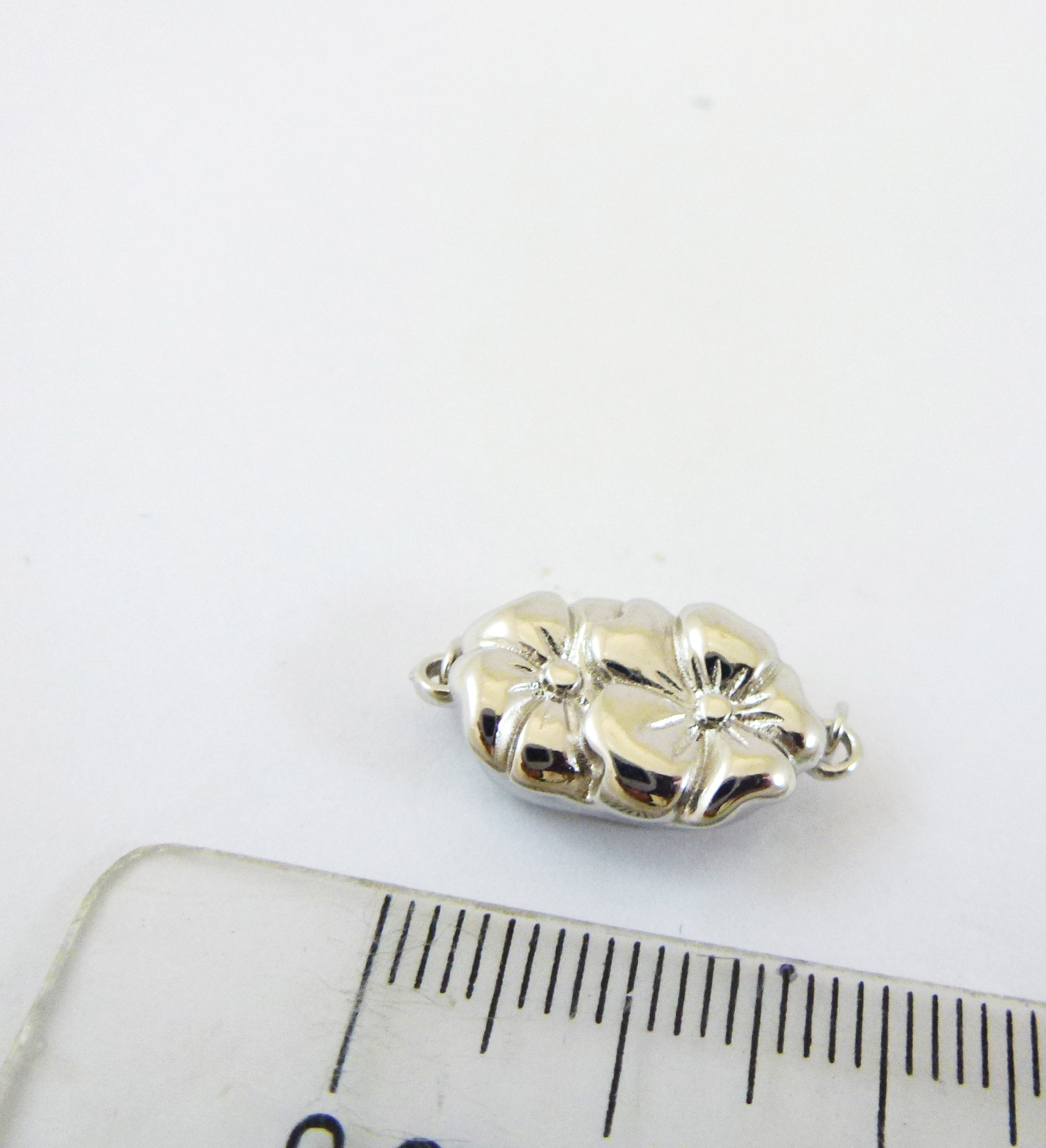 15mm純銀鍍白K單孔雙花彈壓式扣頭