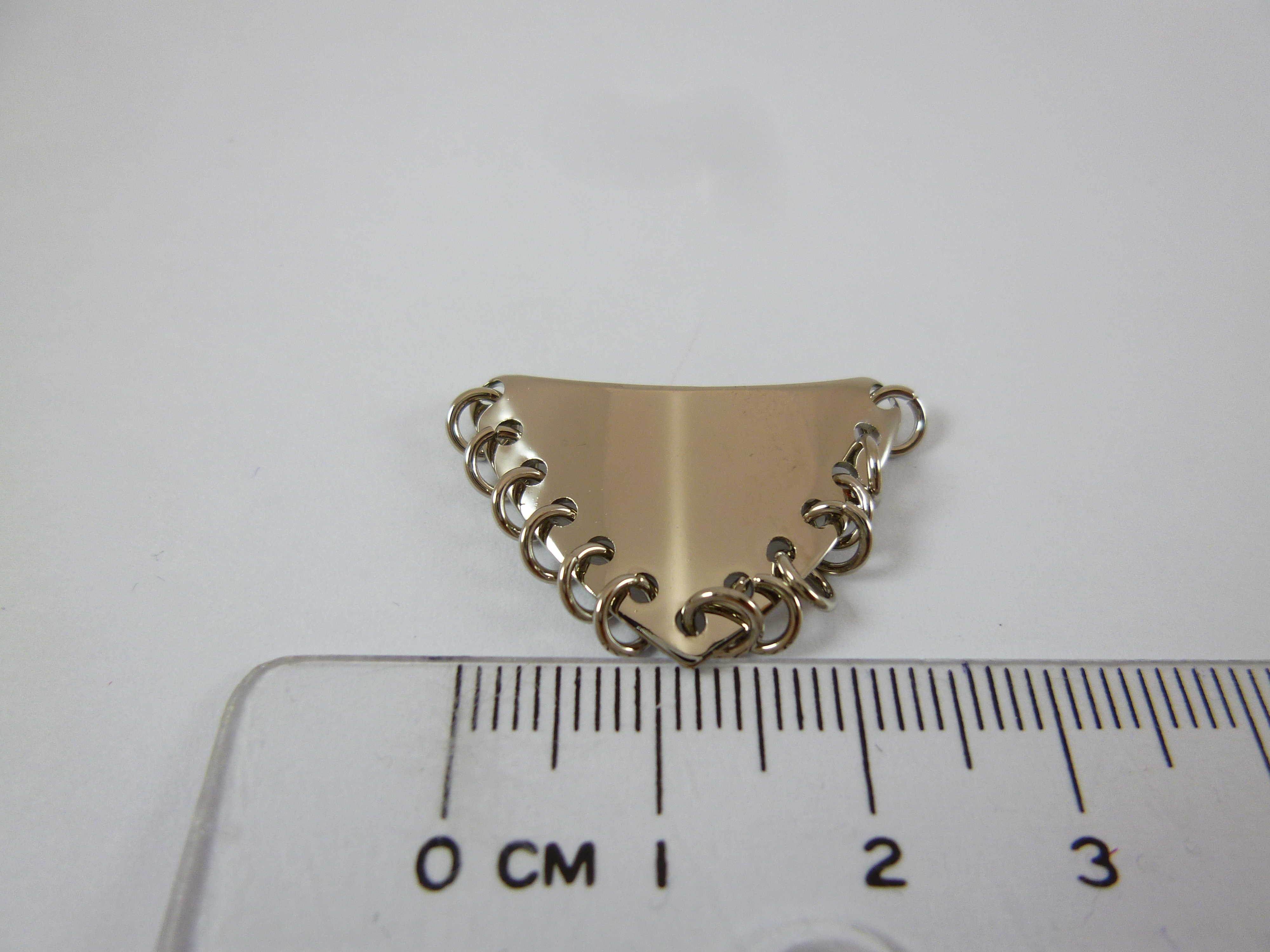 銅鍍正白K色圓弧三角形勾單圈