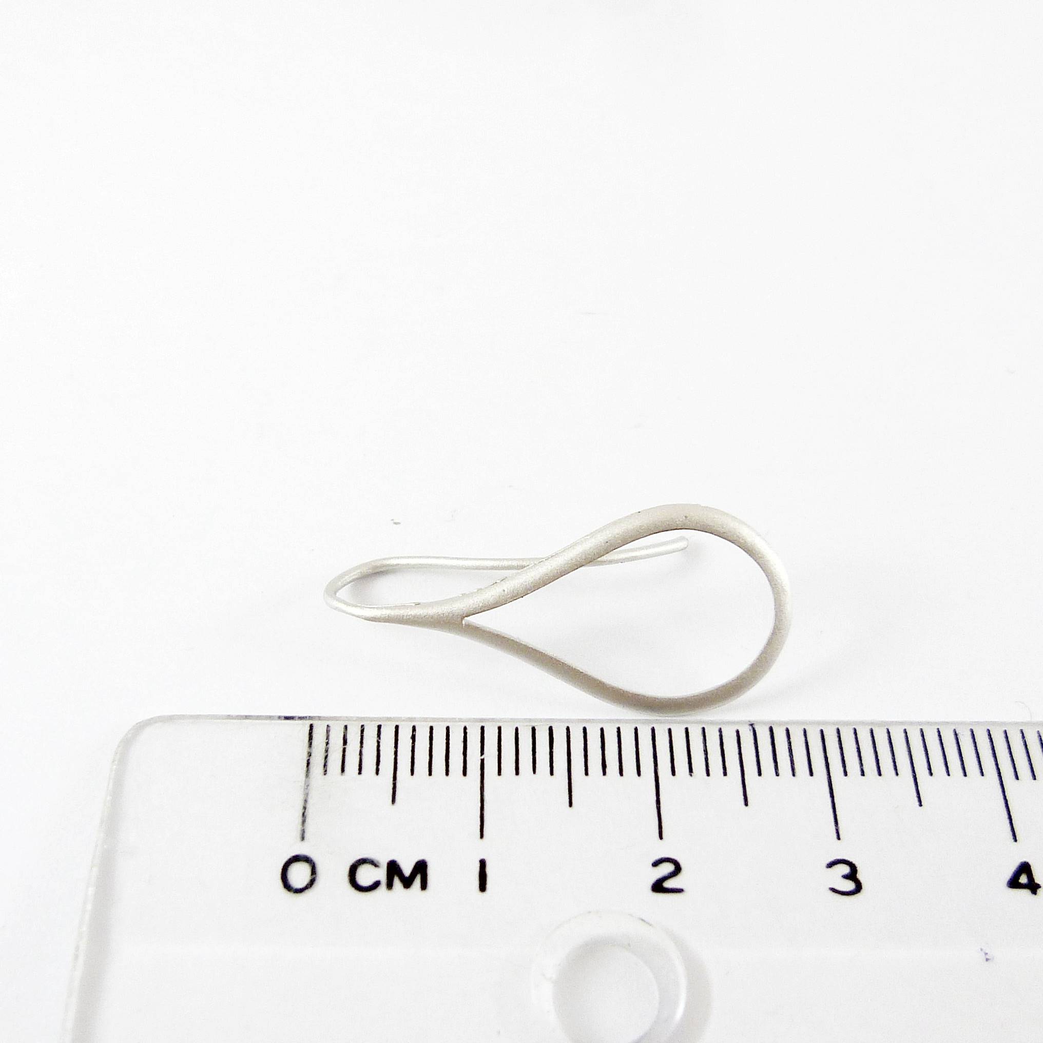 銅鍍霧銀色中中水滴耳鉤