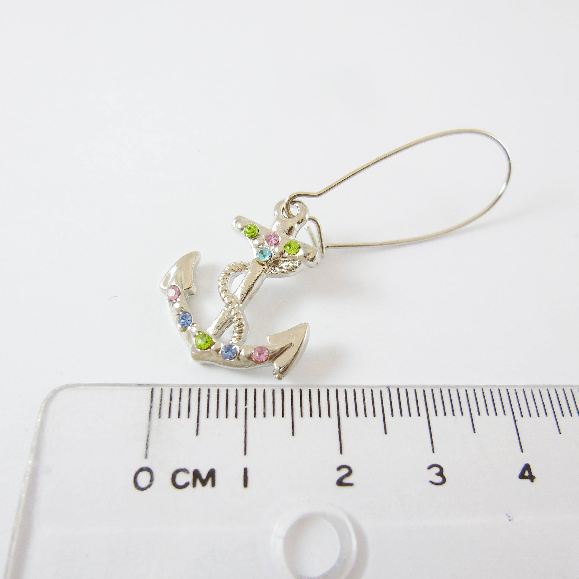 正白K色水滴扣式耳環+船錨鑲鑽