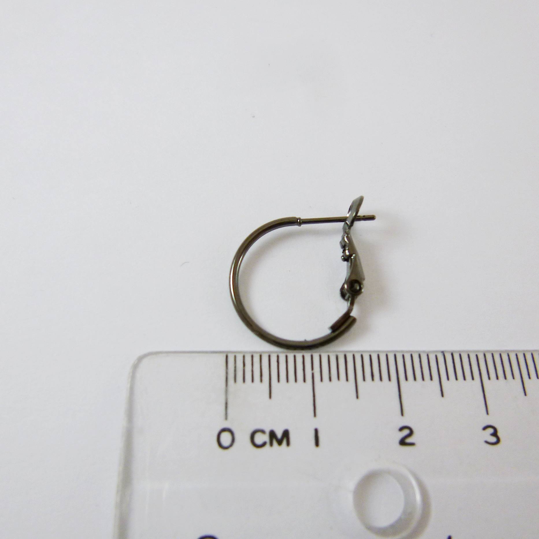 銅鍍黑金色圓形耳環-16mm