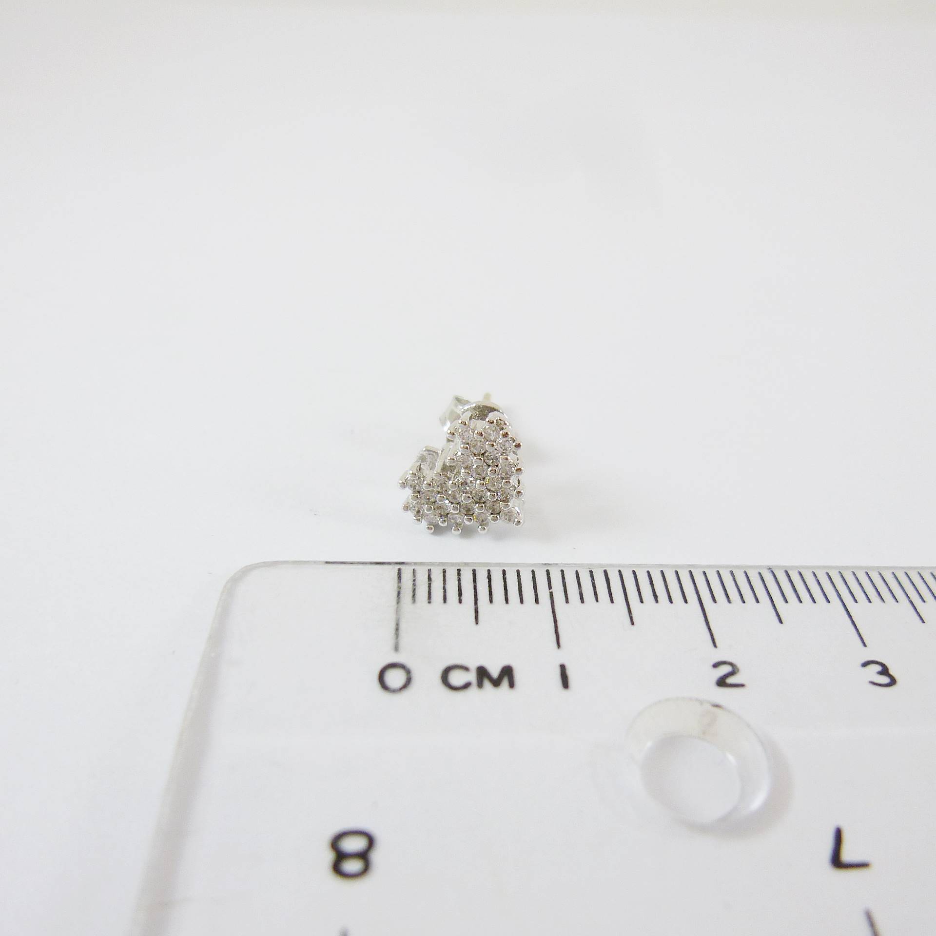 正白K色心形鑲鑽夾頭純銀耳針