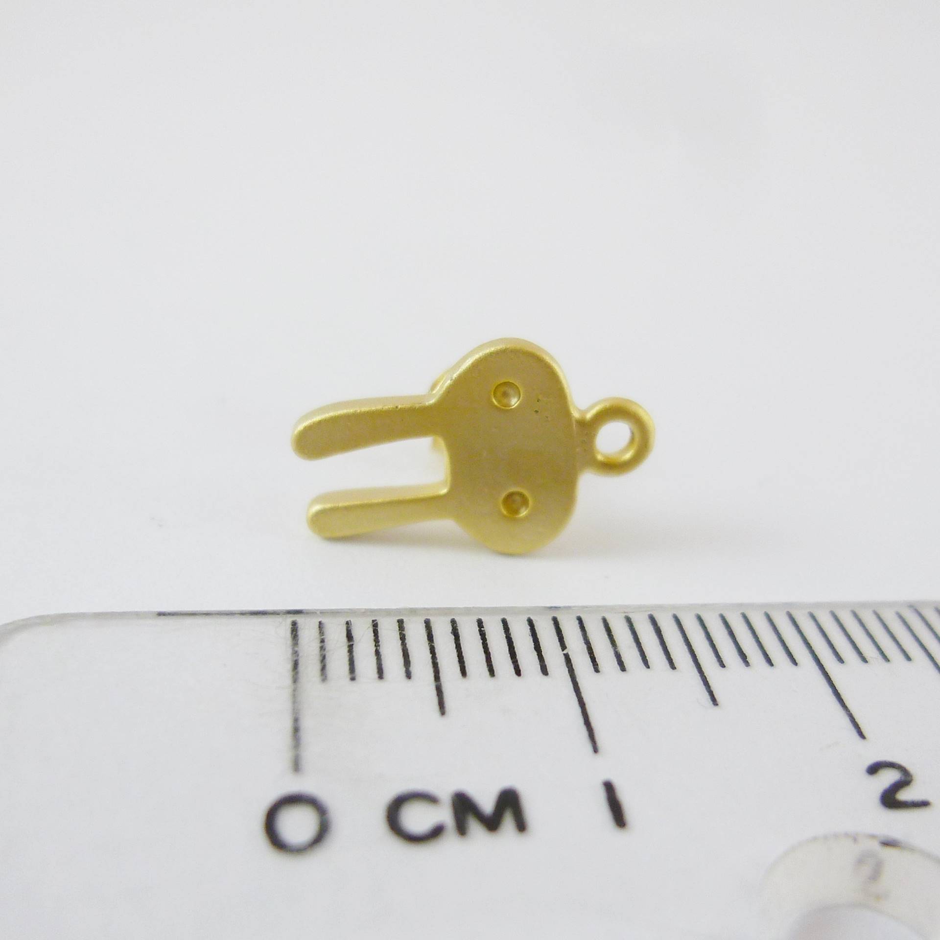 銅鍍霧金色兔子純銀耳針