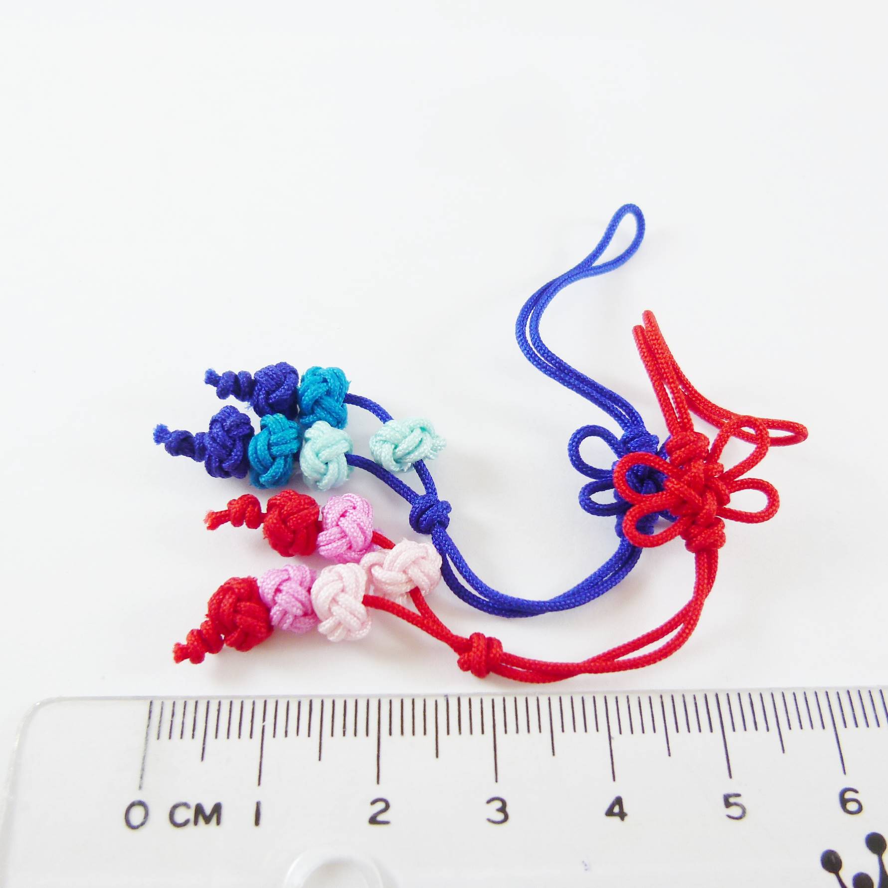 菊花結+三顆鈕扣結吊繩