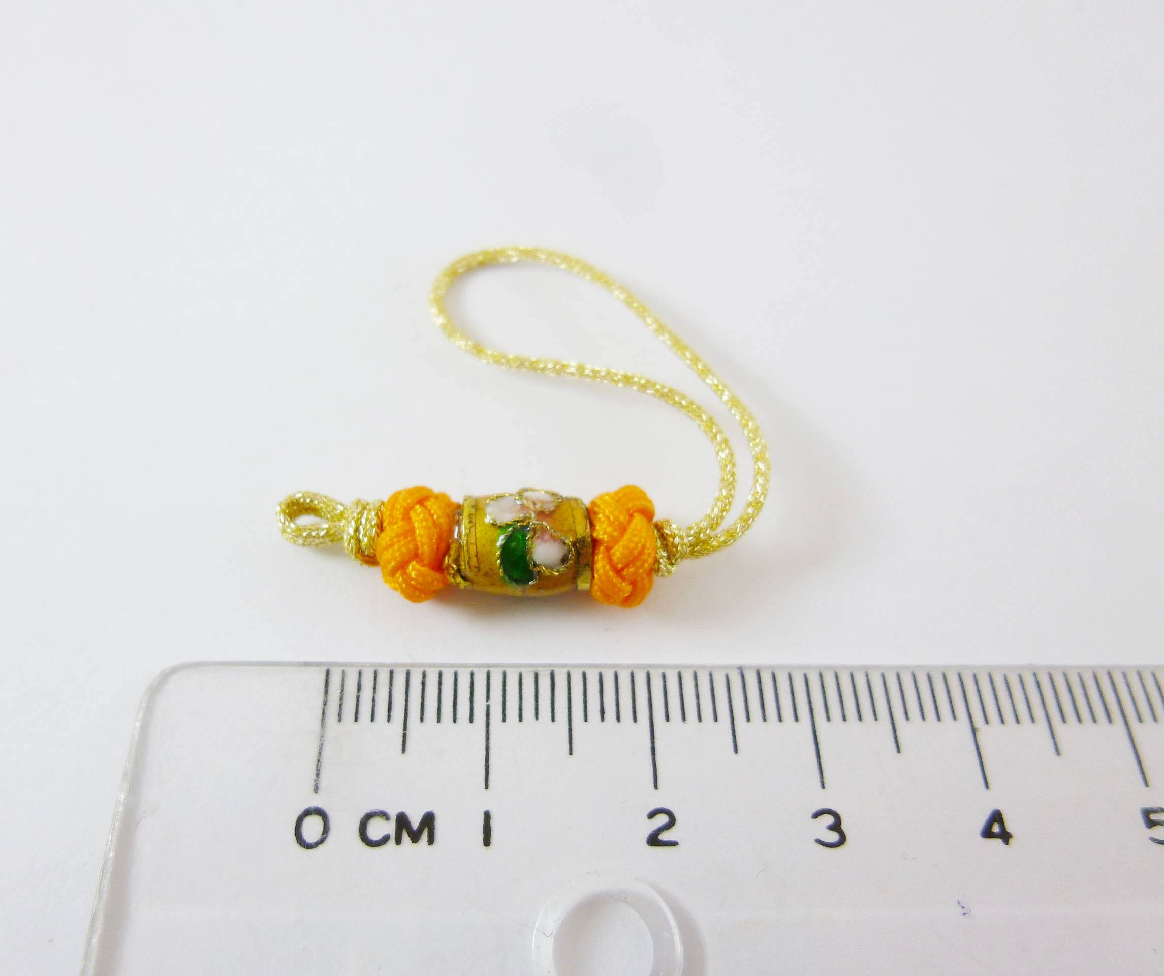 金線隔珠雙鈕釦結吊繩-淺琥珀