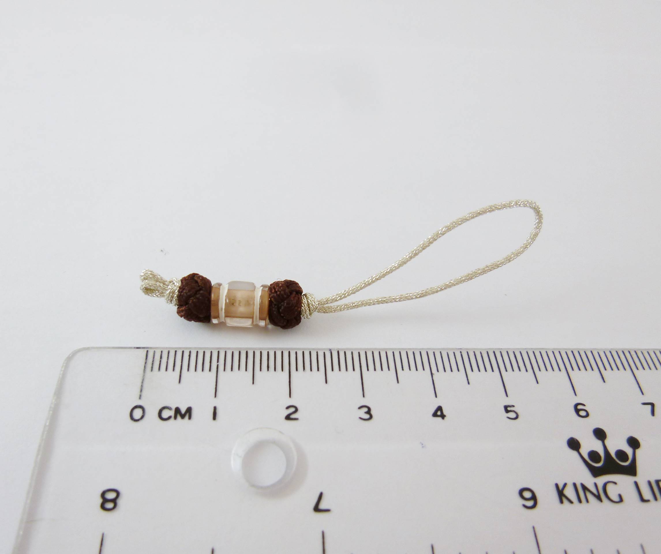 銀線隔珠雙鈕釦結吊繩-深咖啡