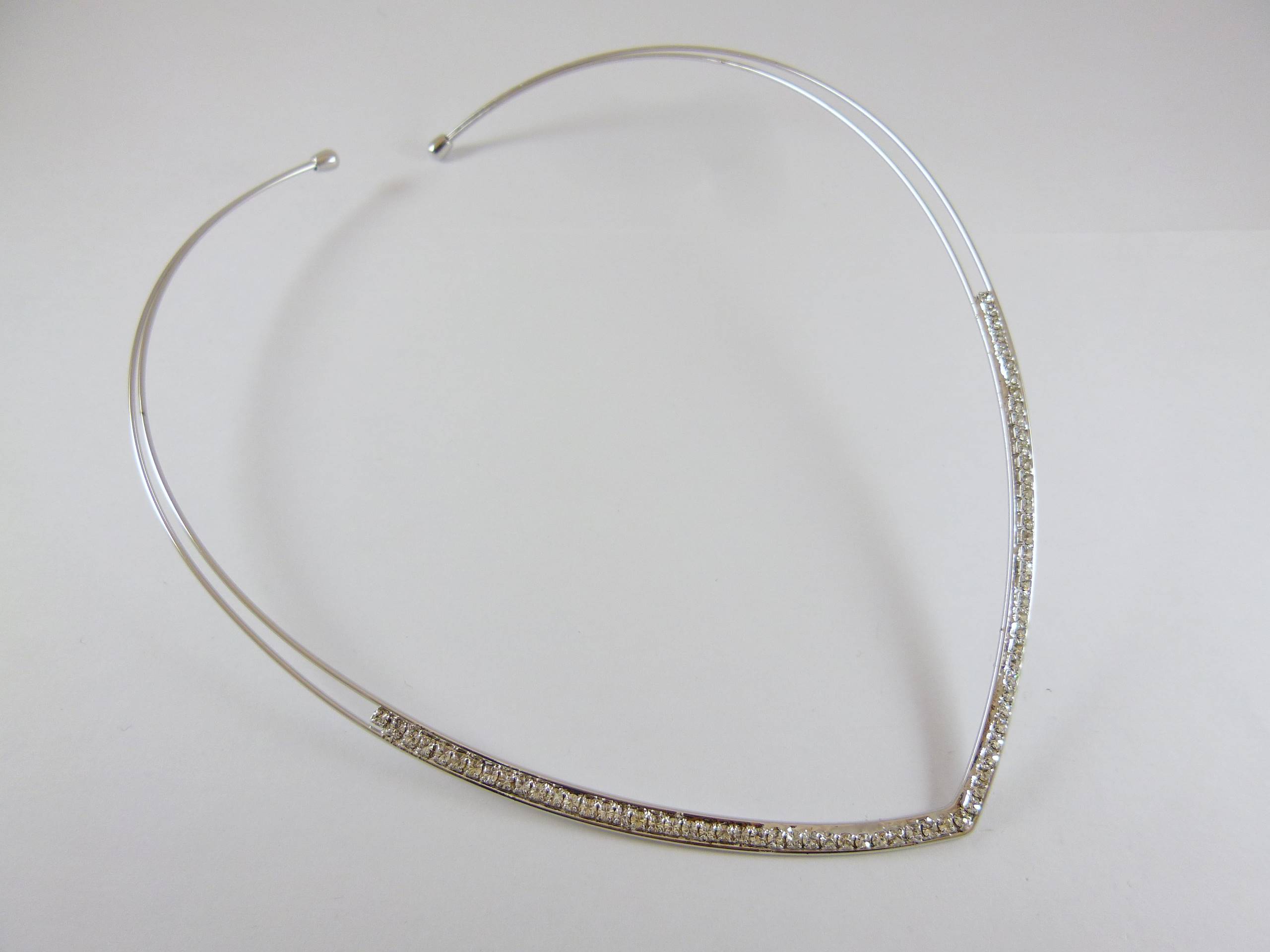 銅鍍正白K色V字鑲鑽頸鍊