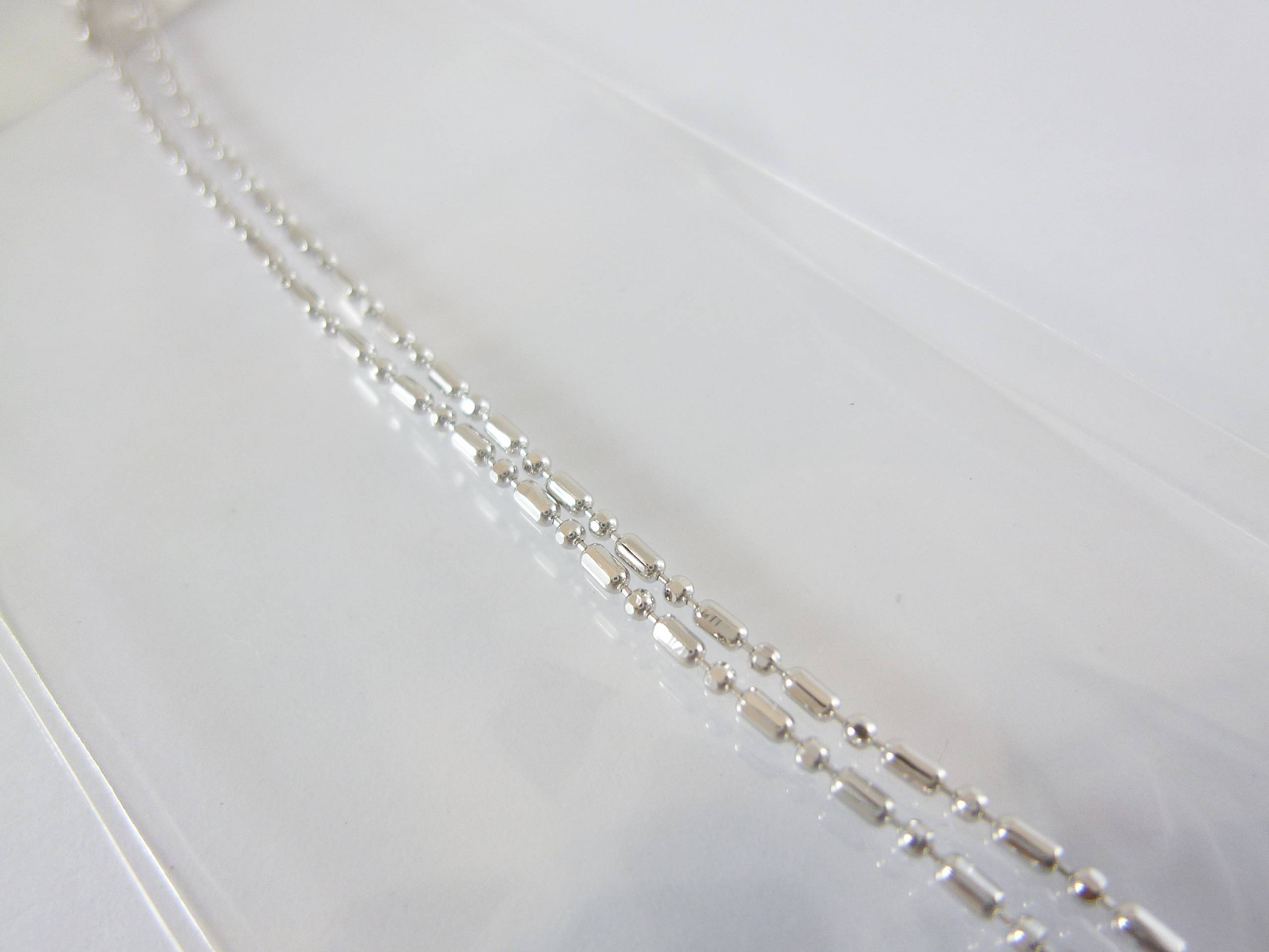 18吋白K短柱圓球項鍊