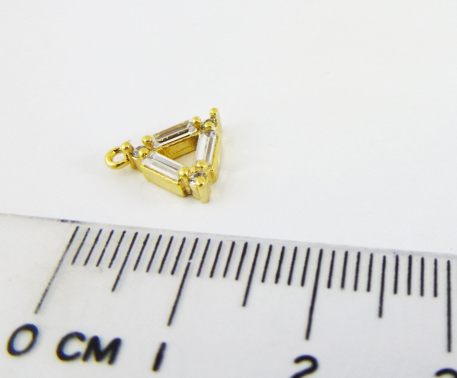 銅鍍金色單孔鑲鑽中空三角形-8MM