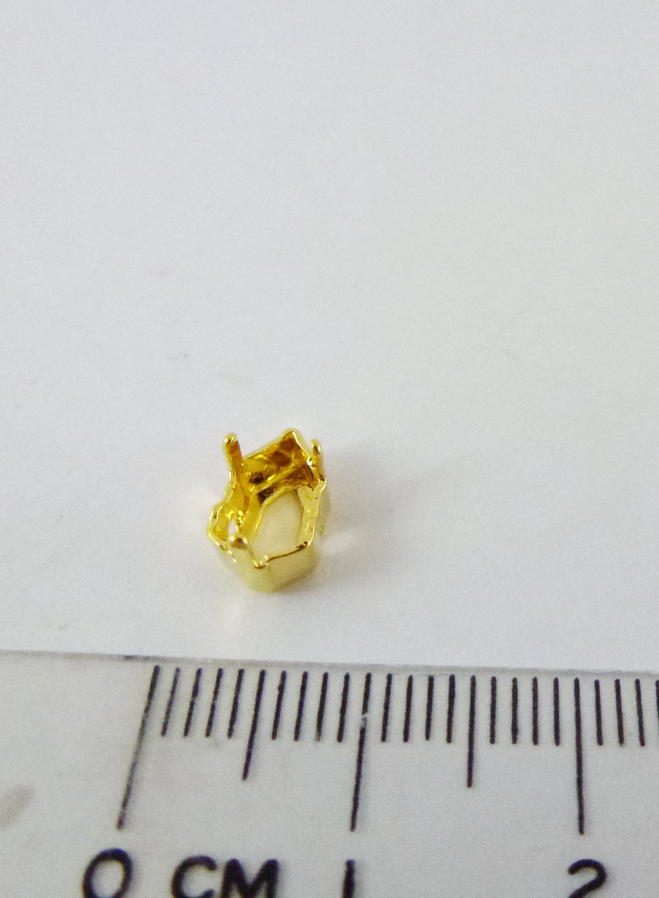 7.8x4.9mm銅鍍金色修長閃亮三角座台