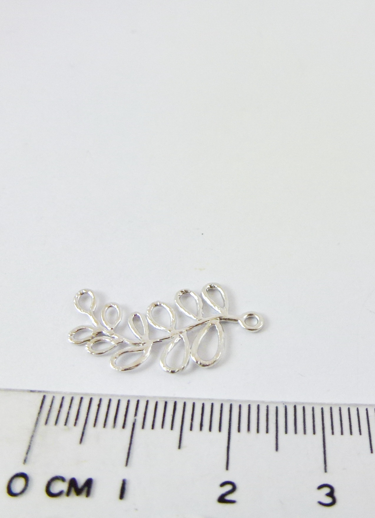 20mm銅鍍霧銀色單孔圓空心葉