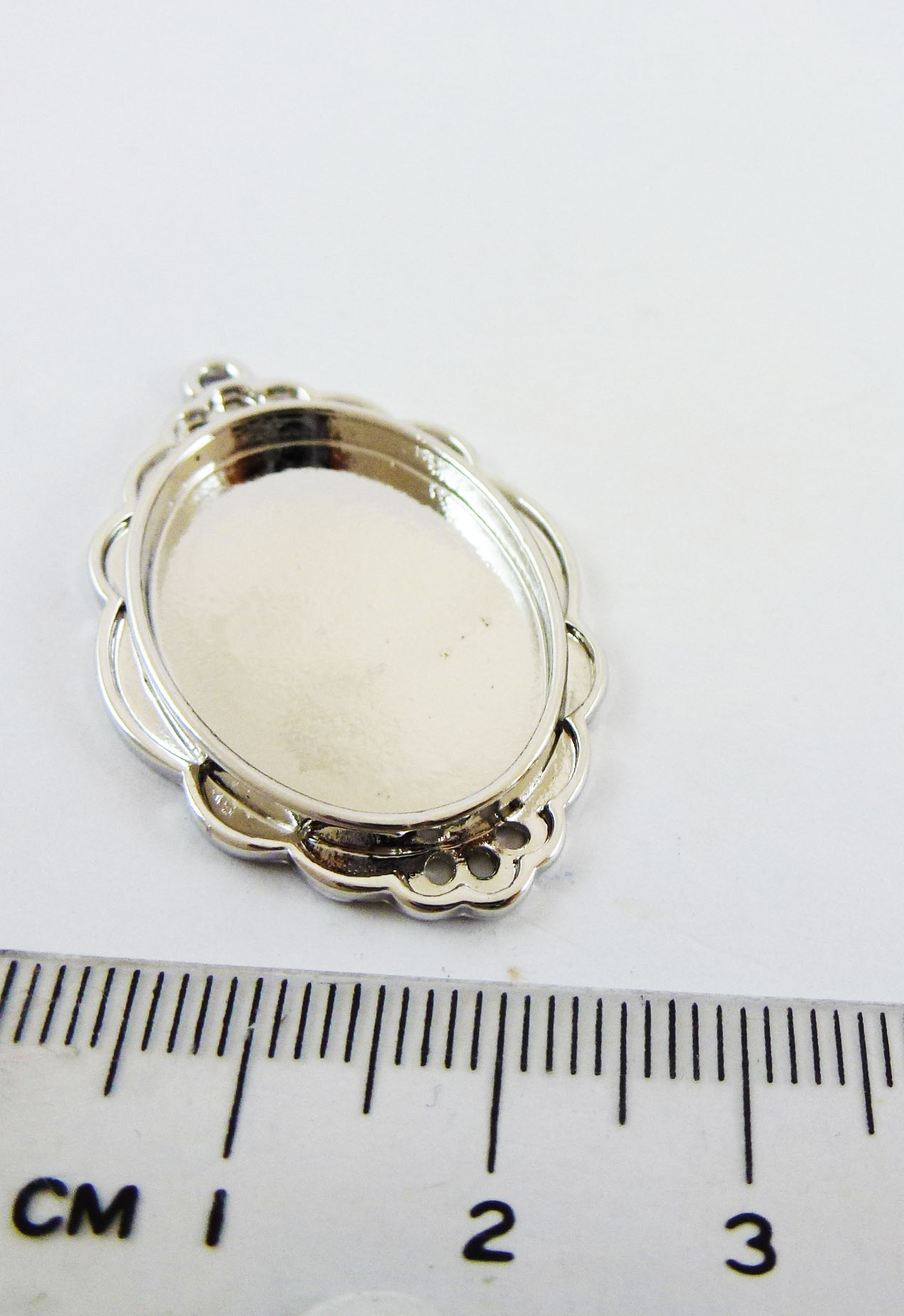 合金鍍正白K色墜子座台-34X24MM花邊圓形