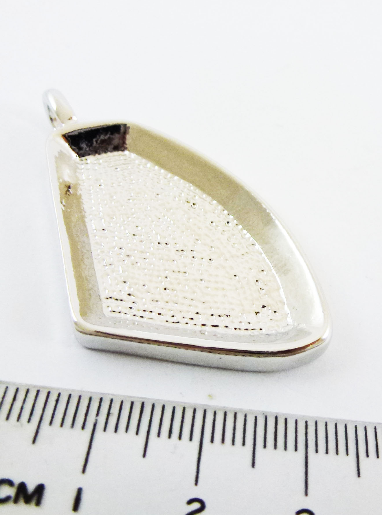 合金無鎳厚白K墜子座台-41X25MM不規則形