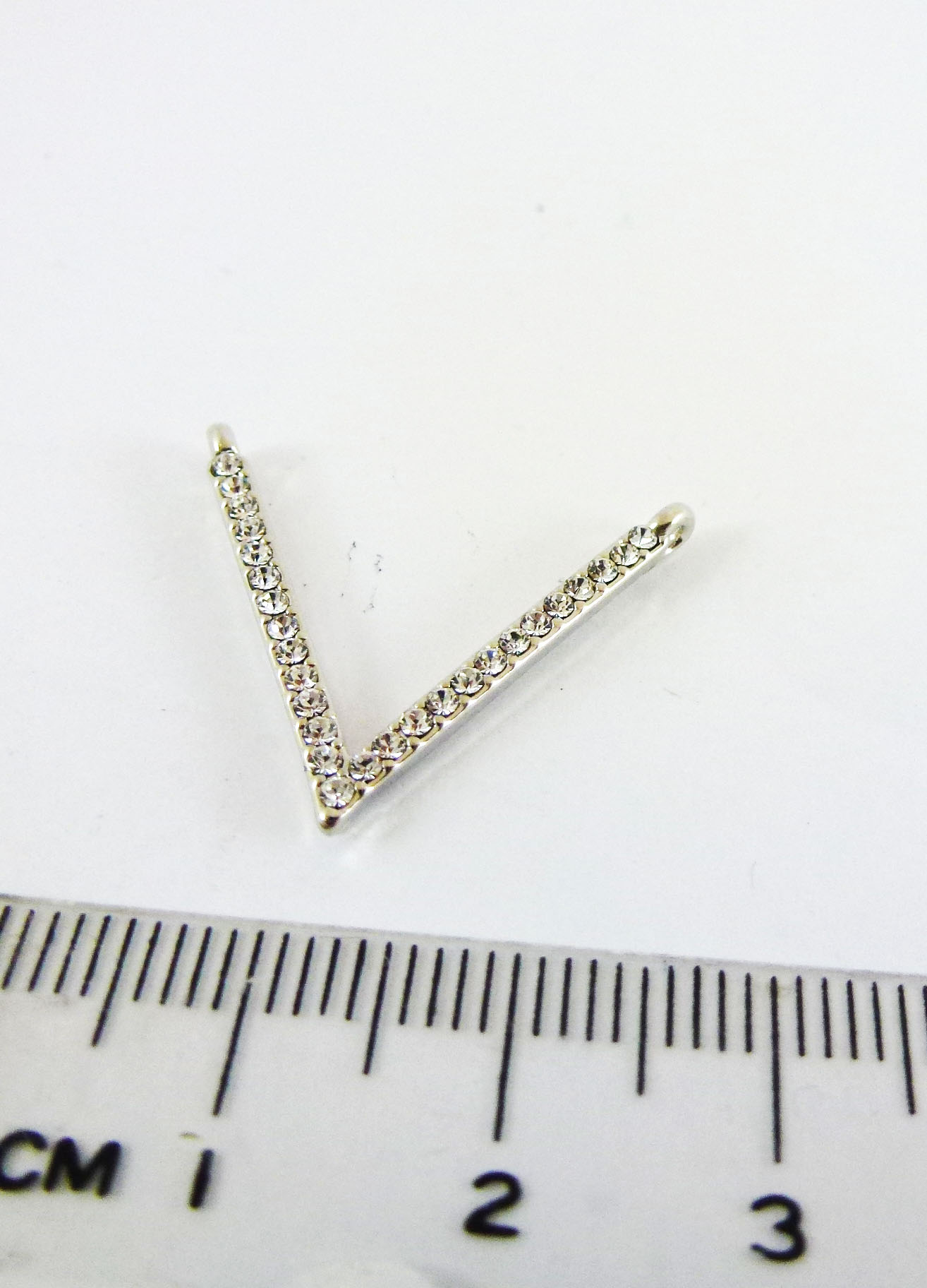 20MM銅鍍正白K雙孔鑲鑽V字