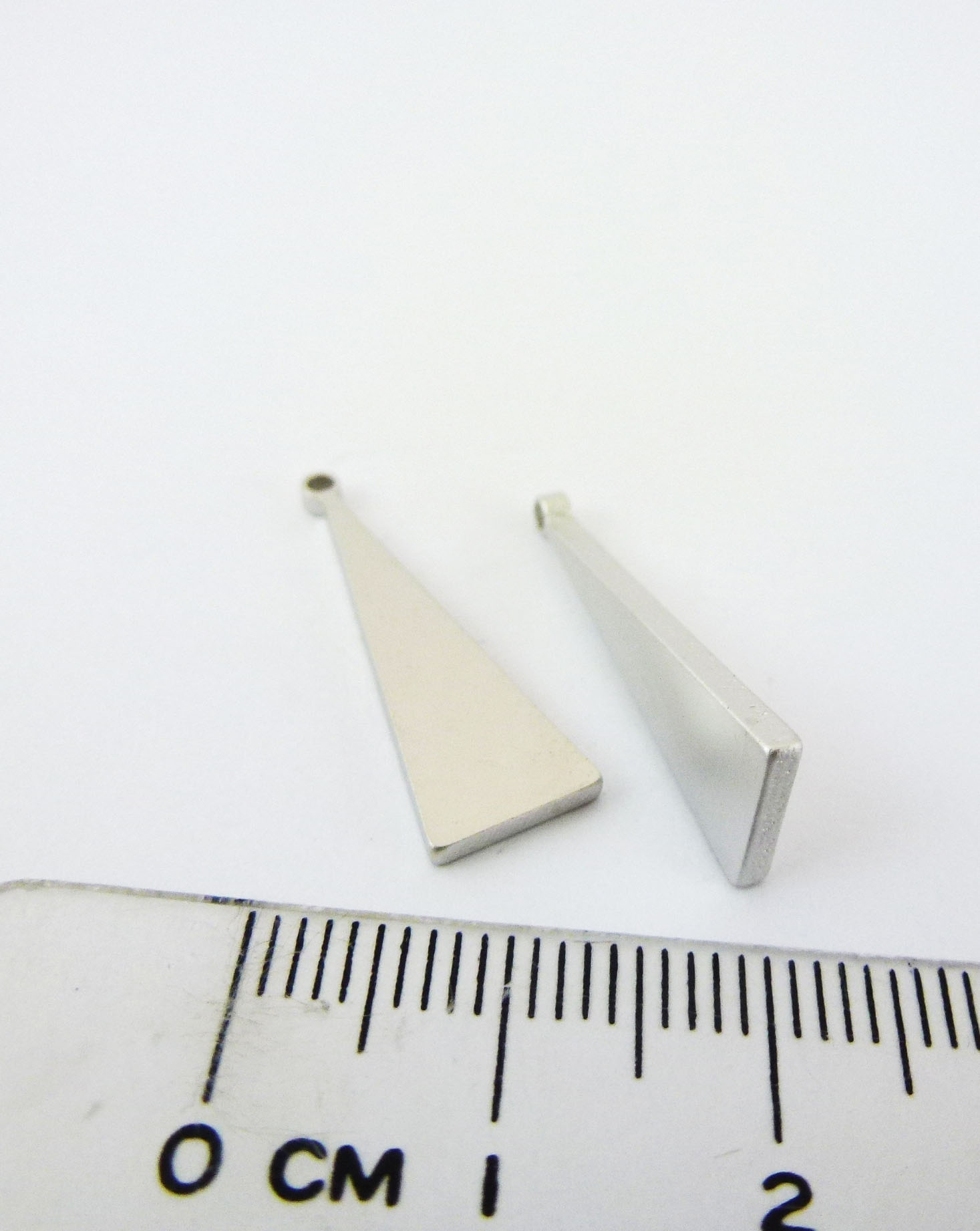 銅鍍霧銀單孔三角形
