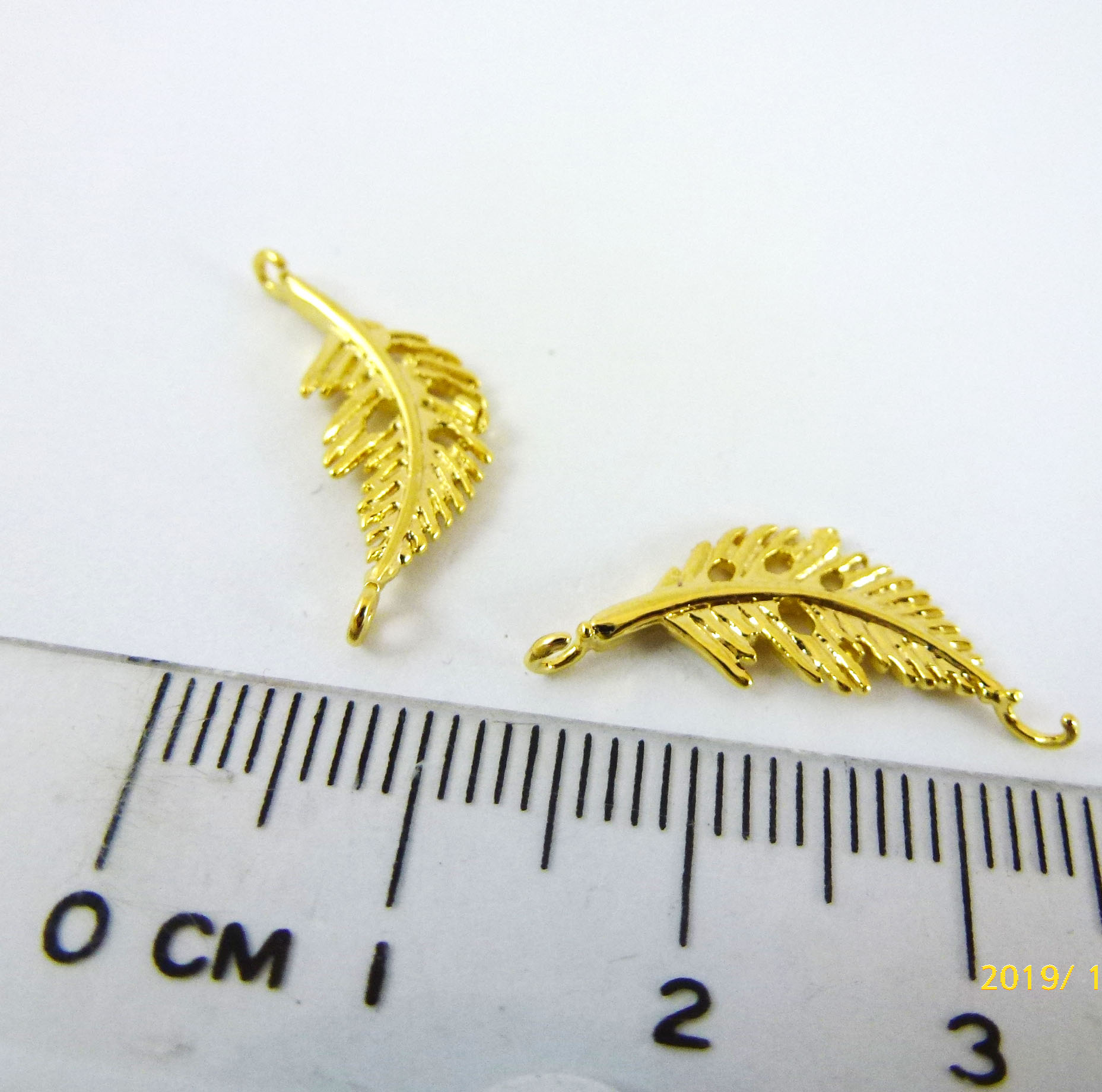 18MM銅鍍金色雙孔打孔葉子